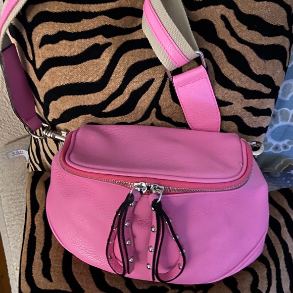 Two Amicis Italian Leather @ Merc@ari - Picture 2 of 6